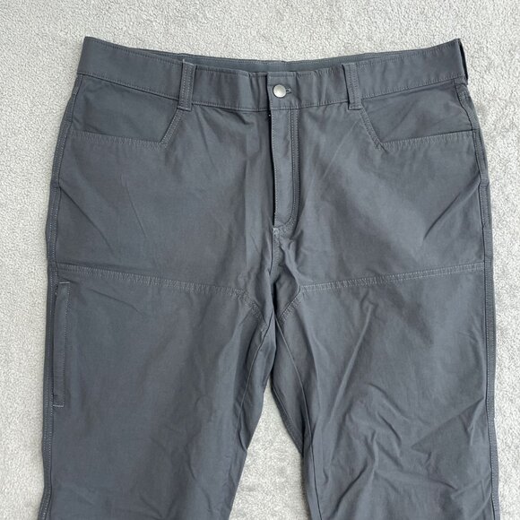 NWOT Kirkland Signature Cargo Tech pants Men's 40x32 Gray Elastic Waist - Picture 8 of 10